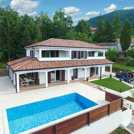 Papillon Villa