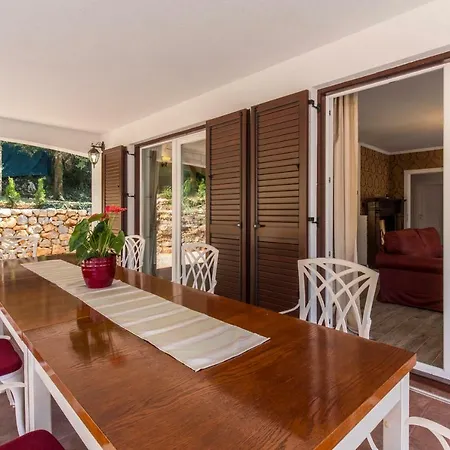 Papillon Villa